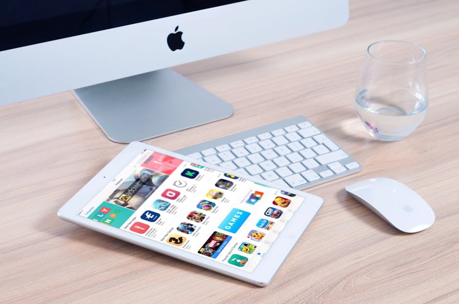 The Advantages of Mobile CRM Software Solutions